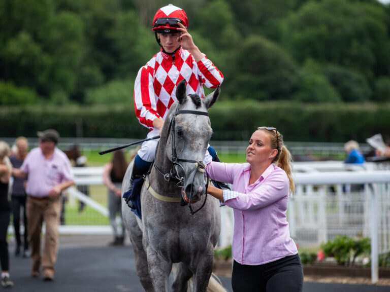 Race003_26th_June_Chepstow-10-ZF-0761-98808-1-001-003